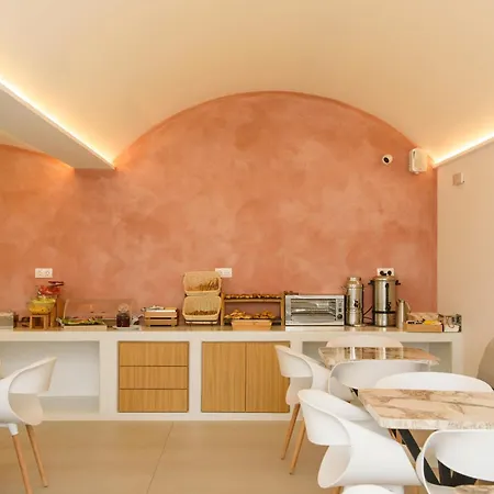 Yperia Hotel