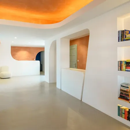 Yperia Hotel