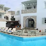 Yperia מלון 3*