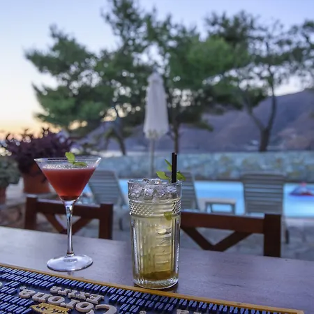 Отель Yperia Эгиалис