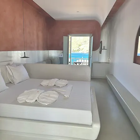 Отель Yperia 3*