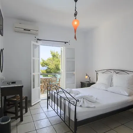 Yperia Otel 3*