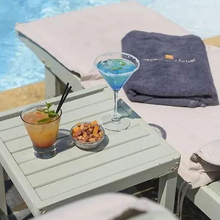 Отель Yperia 3*